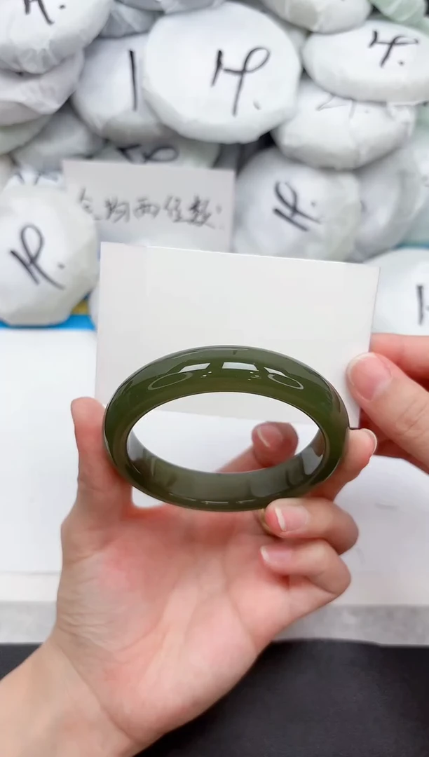 未镶嵌手镯石英质玉134-58.0