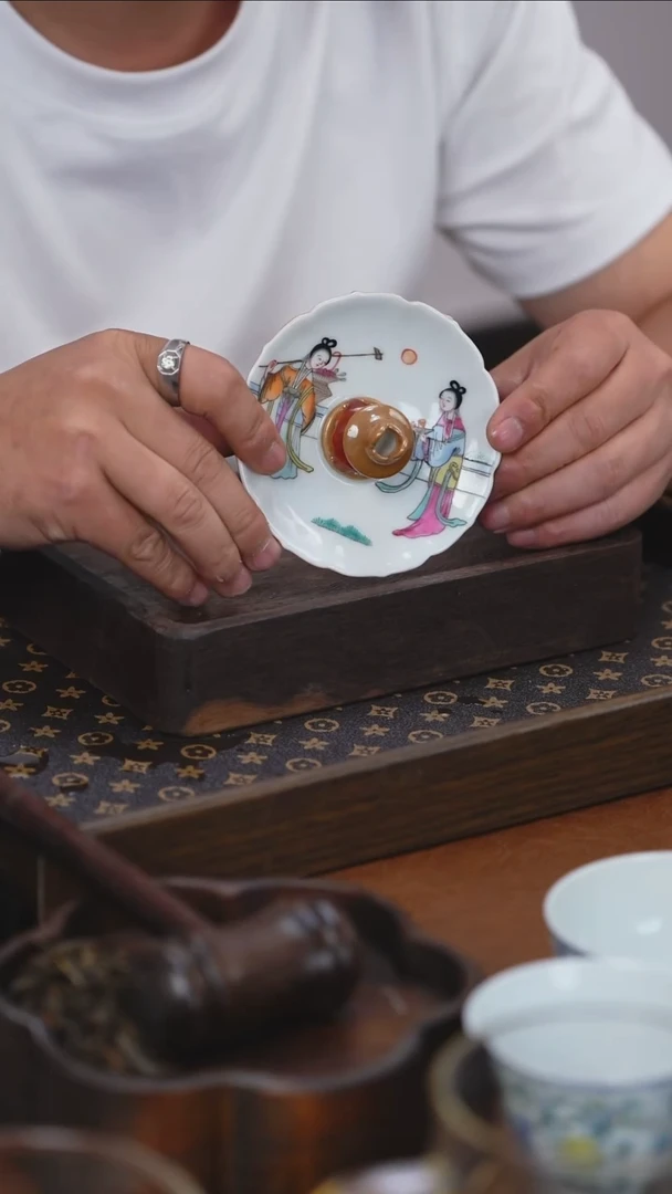 木**生粉彩人物香插