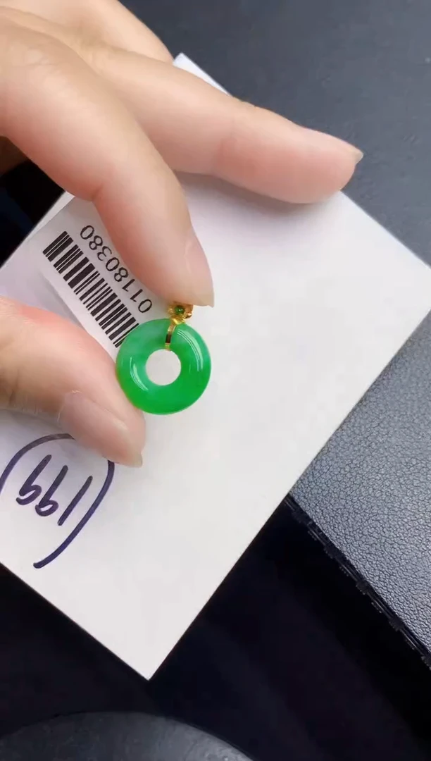 翡翠18K金镶嵌颈饰000000000