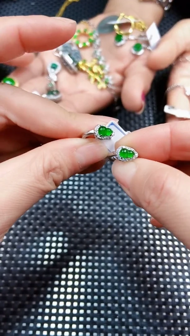 【闪购商品】翡翠耳饰未镶嵌111111111