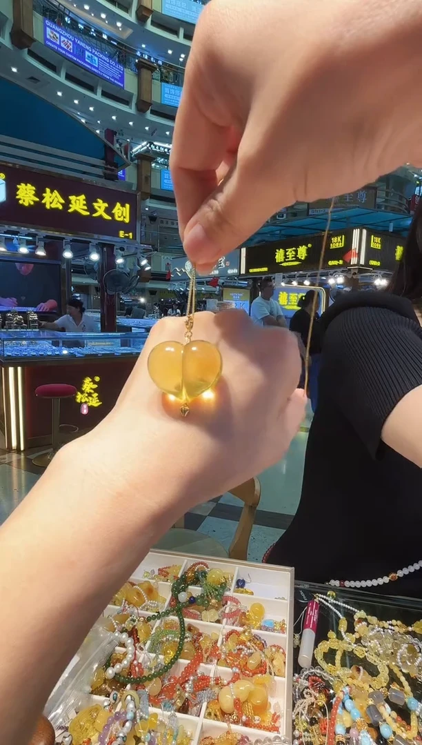 琥珀吊坠(赠链)未镶嵌【多样性发一】