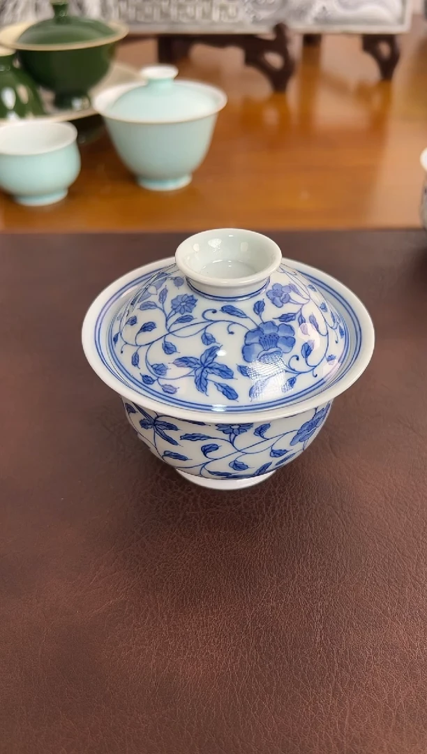 a**力照夜白青花缠枝莲盖碗