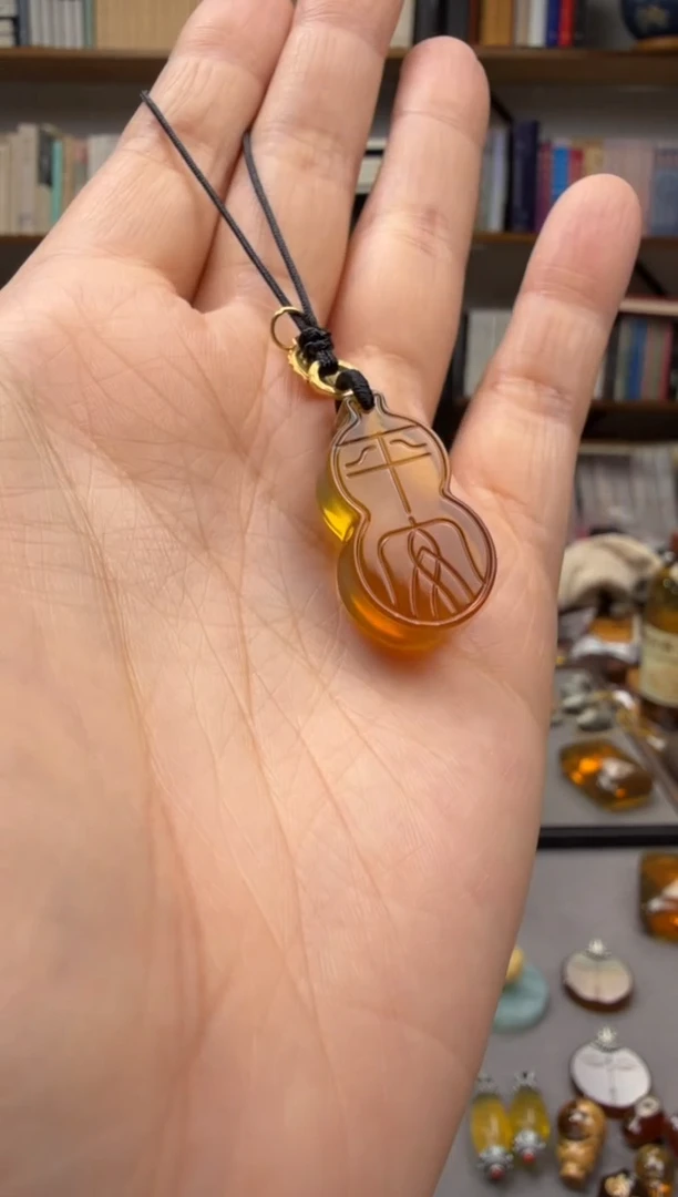 【闪购商品】琥珀颈饰未镶嵌平安手机挂--多样性发一