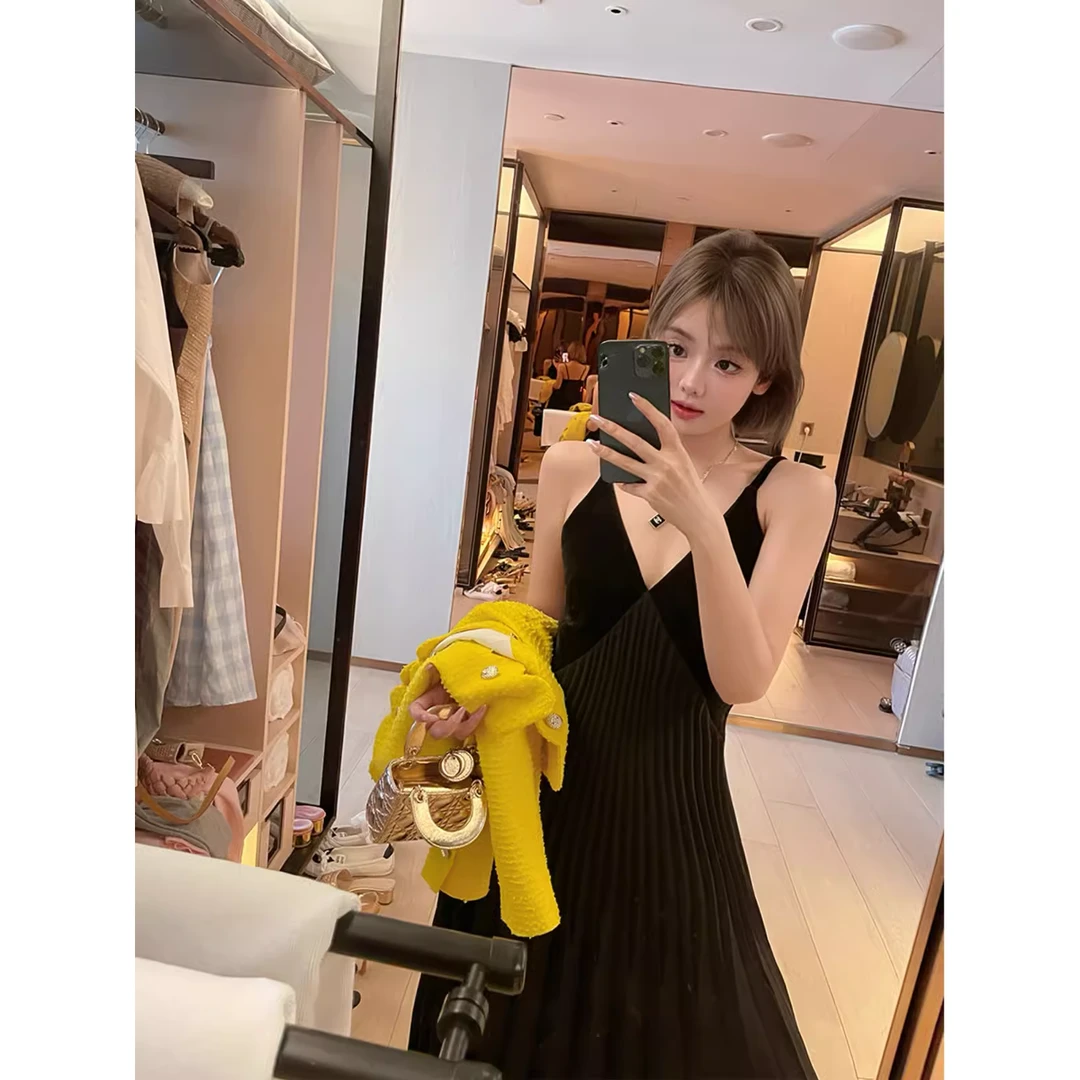 LL240526 黑色吊带连衣裙女新款夏季无袖性感褶皱设计感连衣裙