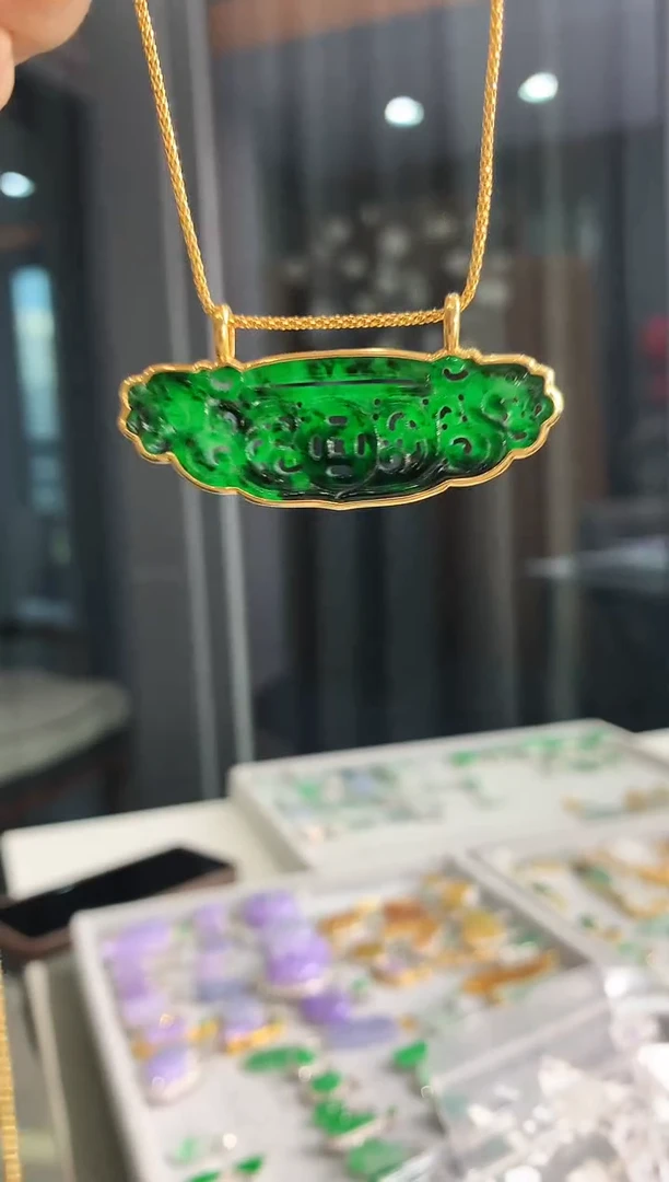 【闪购商品】翡翠吊坠(不含链)18K金镶嵌吊坠