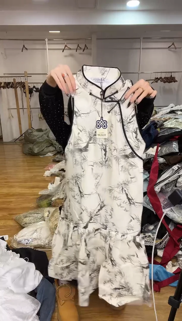 连衣裙       M码       80-110斤