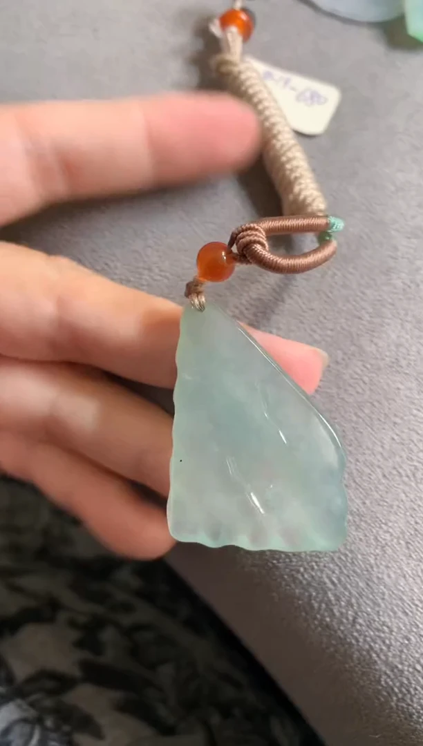 吊坠(不含链)未镶嵌翡翠吊坠