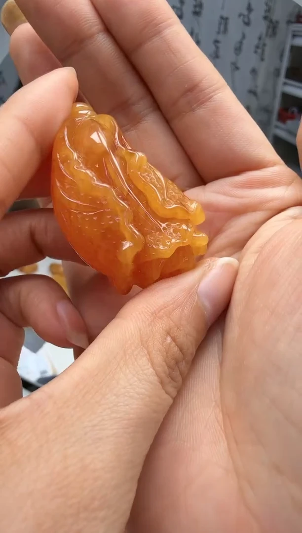 裸石琥珀未镶嵌如图