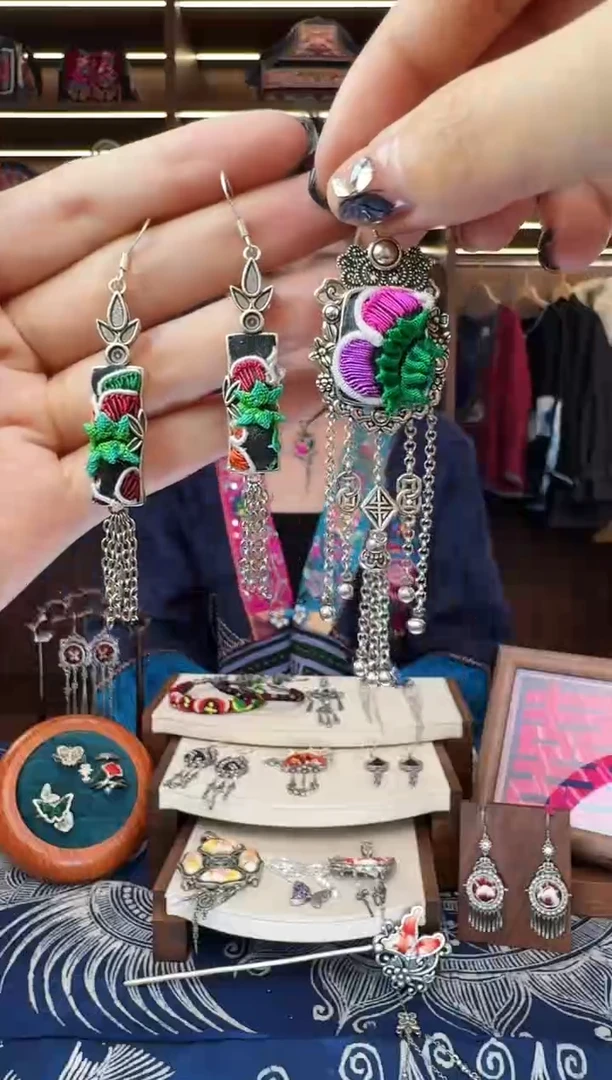 织绣65黔东南苗族刺绣