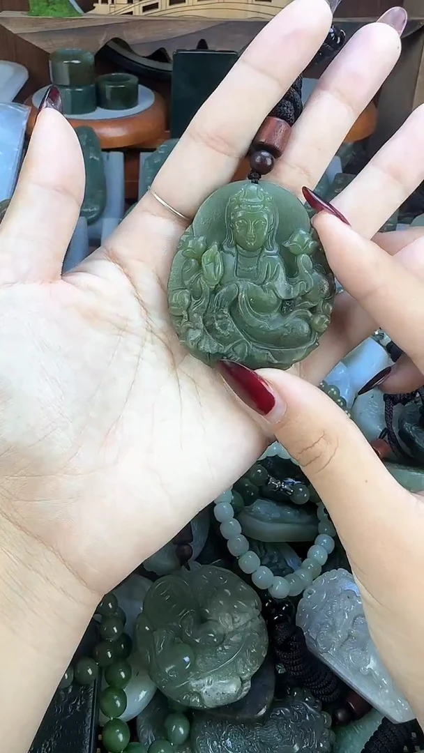 颈饰未镶嵌和田玉1