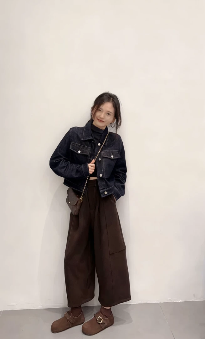 2025秋季新款韩系气质复古短款牛仔外套时尚咖色阔腿牛仔裤两件套