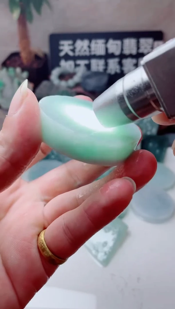 翡翠未镶嵌颈饰2644......