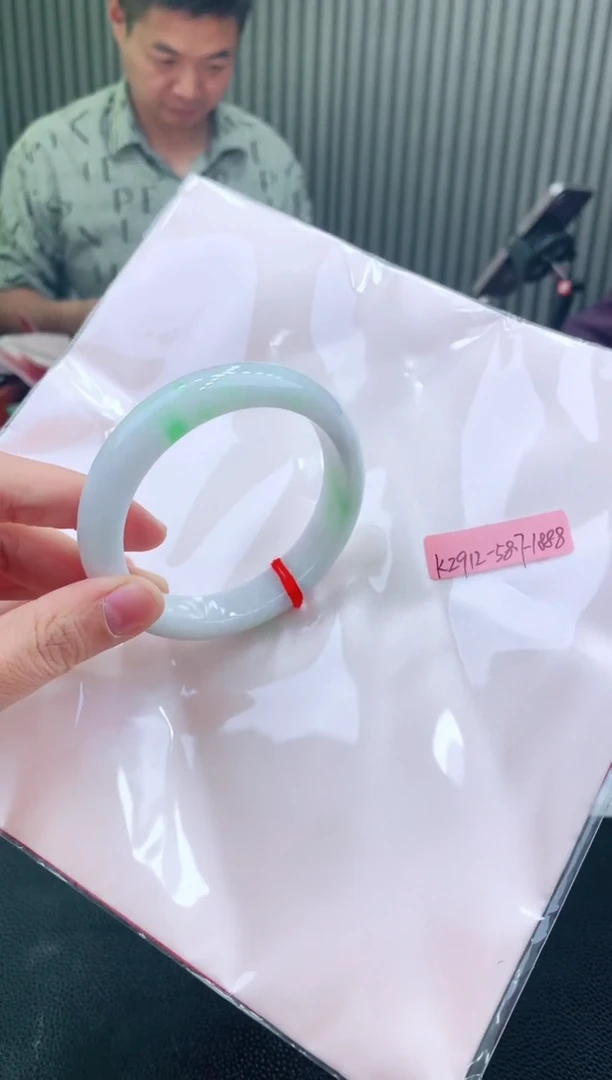 未镶嵌手镯翡翠58