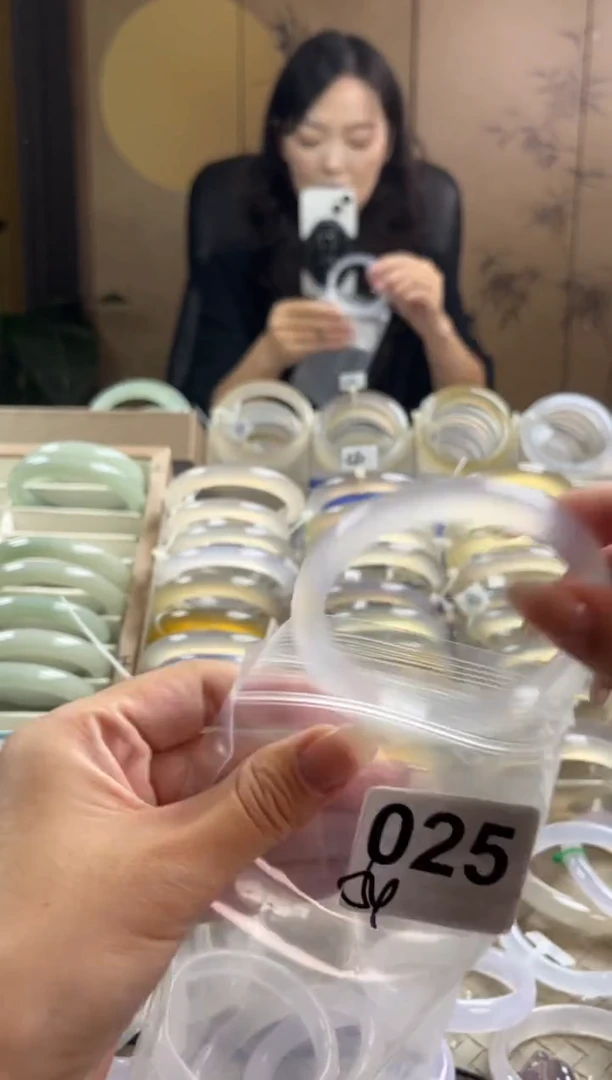 手镯玛瑙/玉髓未镶嵌025