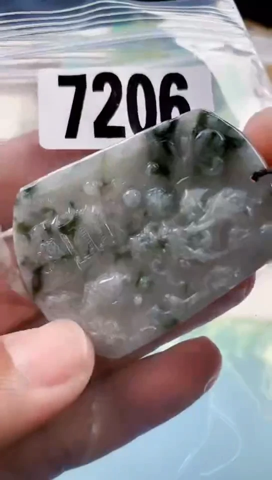 【闪购商品】翡翠挂件未镶嵌天然翡翠吊坠挂件