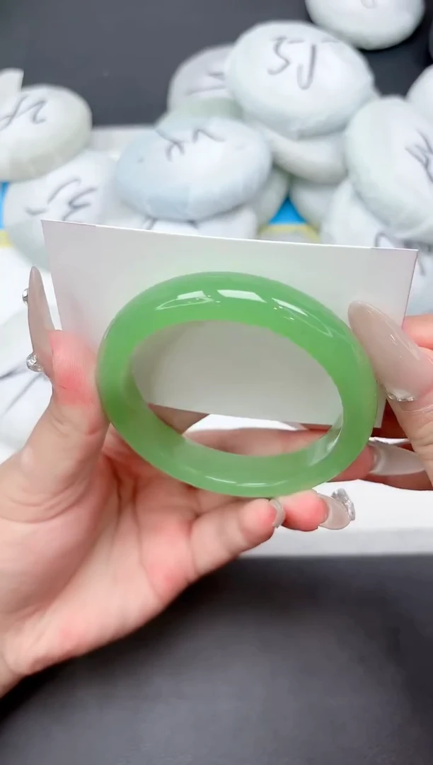 未镶嵌手镯石英质玉214-58