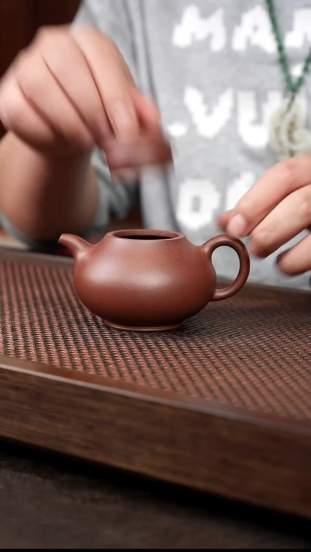茶壶紫砂底槽清 高潘{}瑕疵