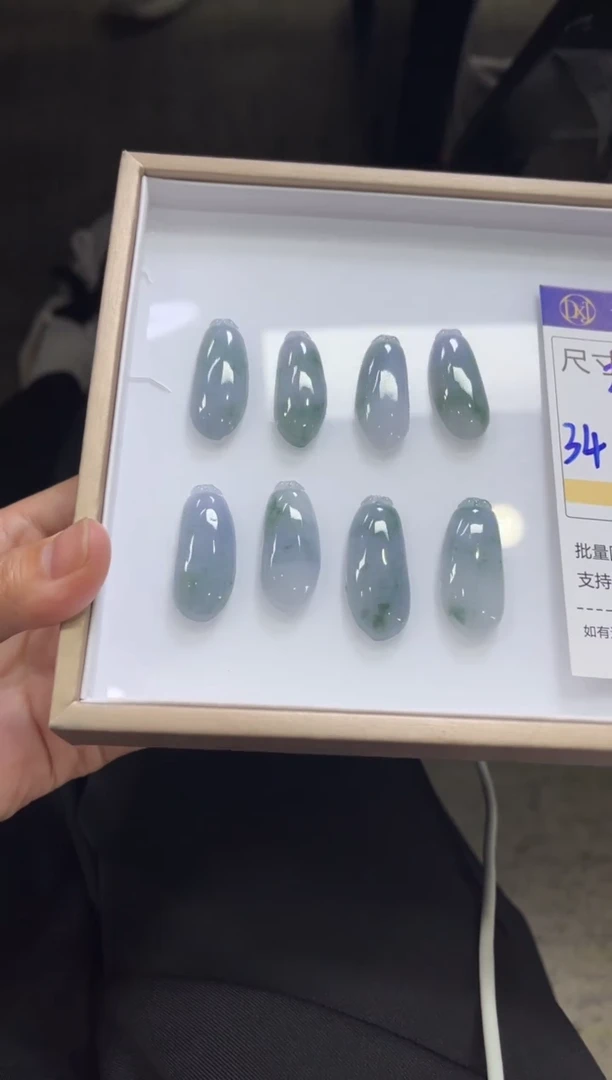 颈饰18K金镶嵌翡翠K308/多样性发一件/配绳子