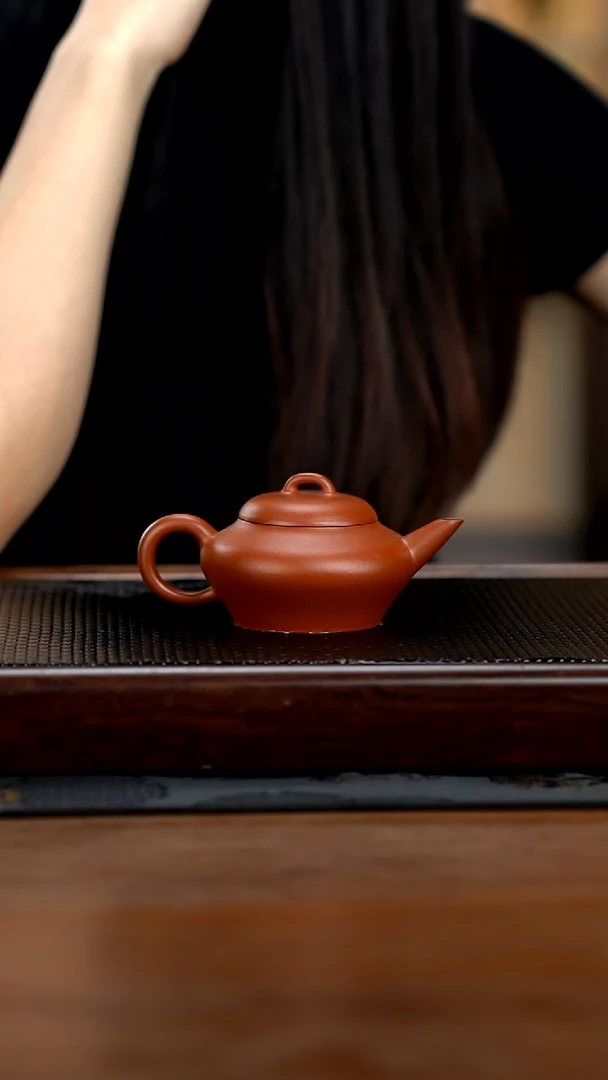 茶壶紫砂130cc黄龙山原矿朱泥合欢水平