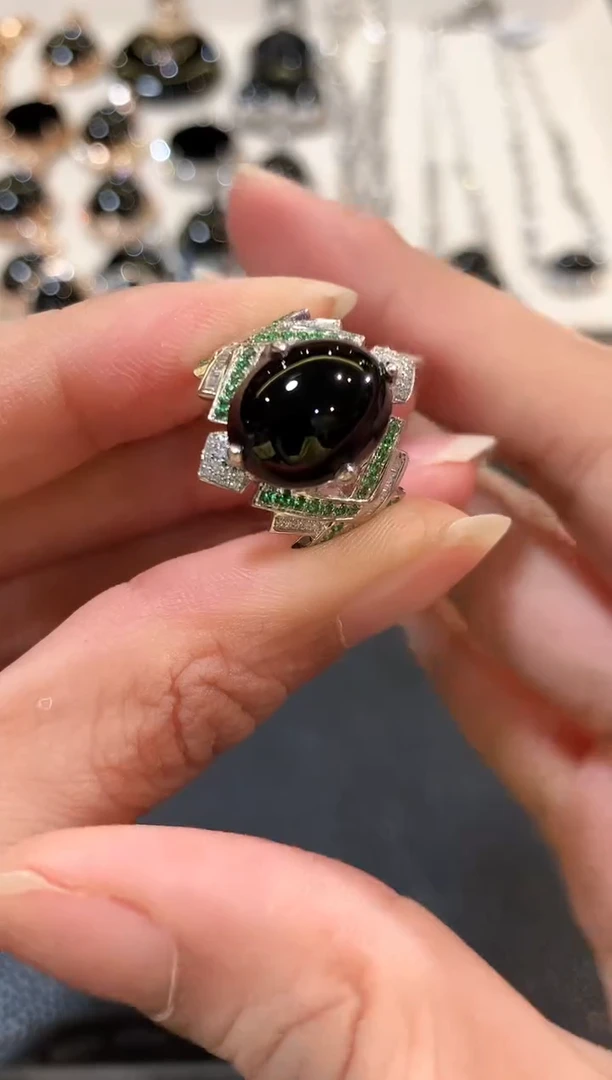 翡翠戒指18K金镶嵌n66