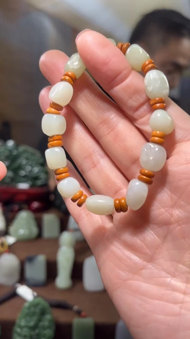 颈饰未镶嵌和田玉·