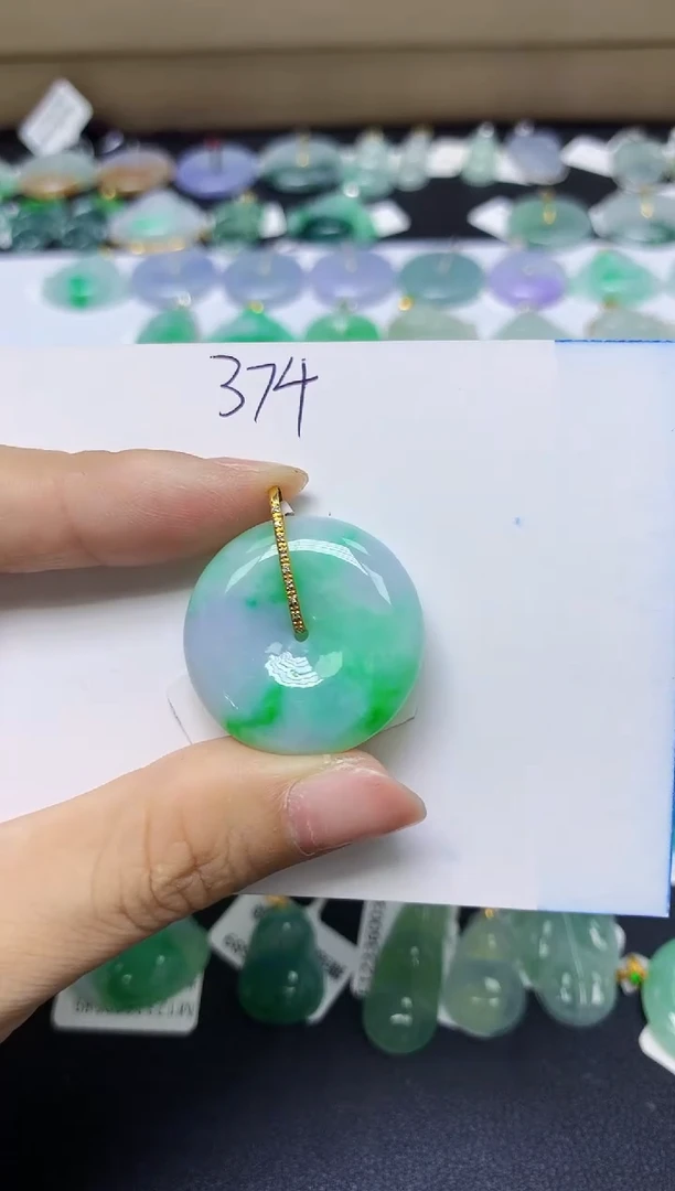 翡翠18K金镶嵌颈饰 天然缅甸翡翠A货
