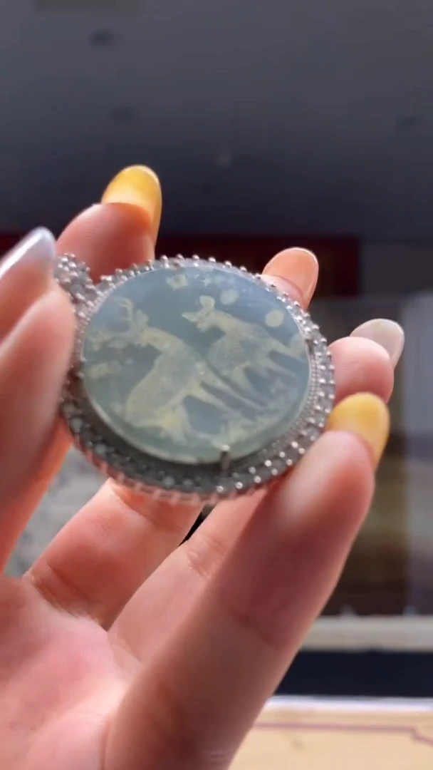 翡翠未镶嵌颈饰********2