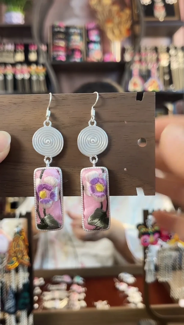 织绣民族风手工非遗老绣饰品051