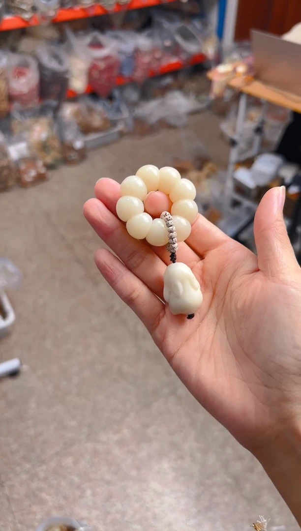吊坠菩提根/象牙果荔枝栋手捻  白色兔