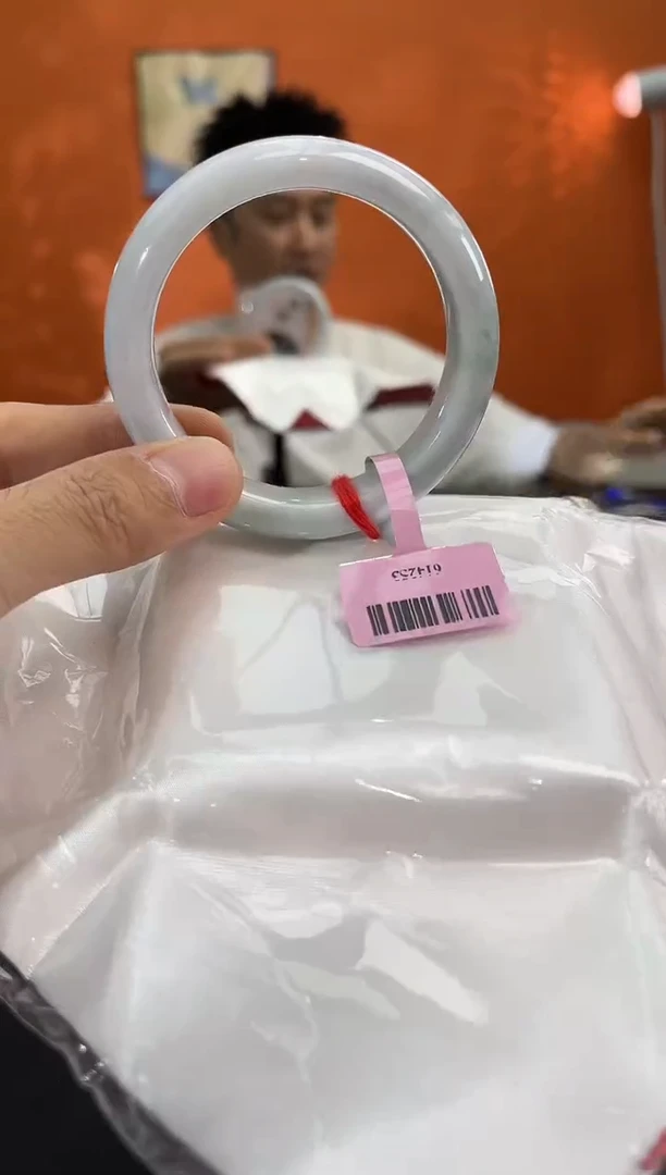 未镶嵌手镯翡翠翡翠手镯（微瑕）