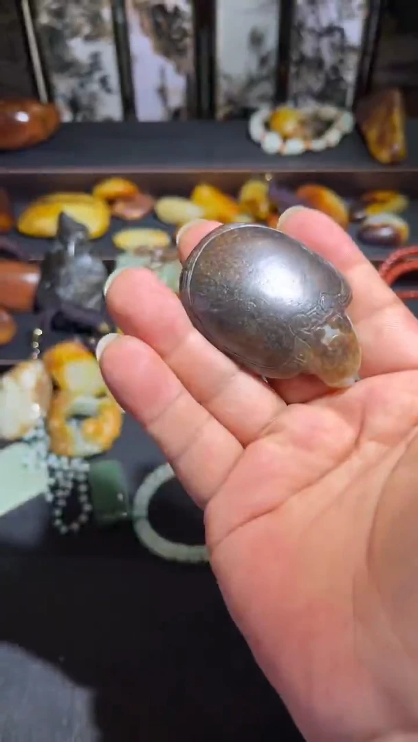 未镶嵌和田玉（子料）把件黑油烟皮龙龟