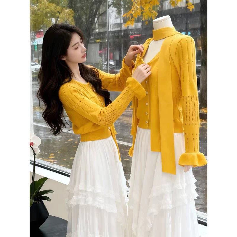 韩系温柔风穿搭黄色针织开衫外套蕾丝春秋长袖白色洋气短款百搭