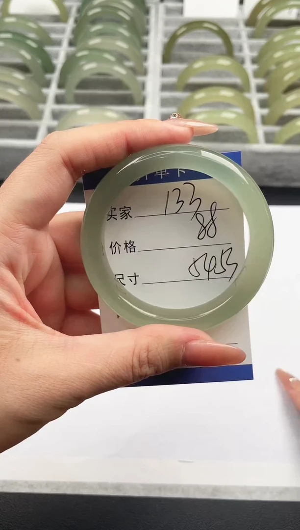 未镶嵌手镯石英质玉东陵