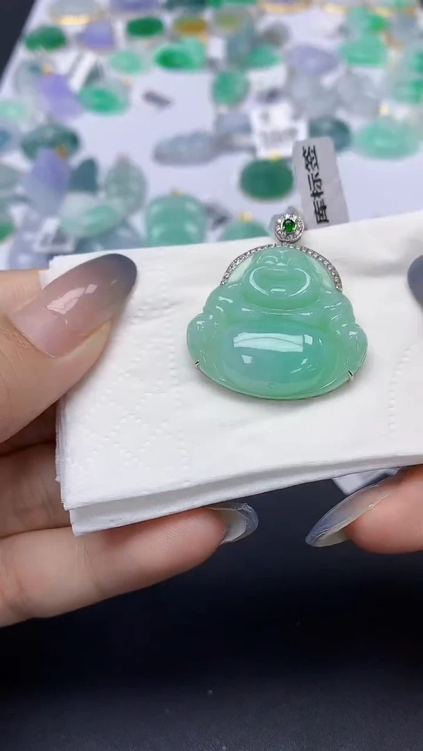 翡翠18K金镶嵌颈饰天然缅甸a货翡翠