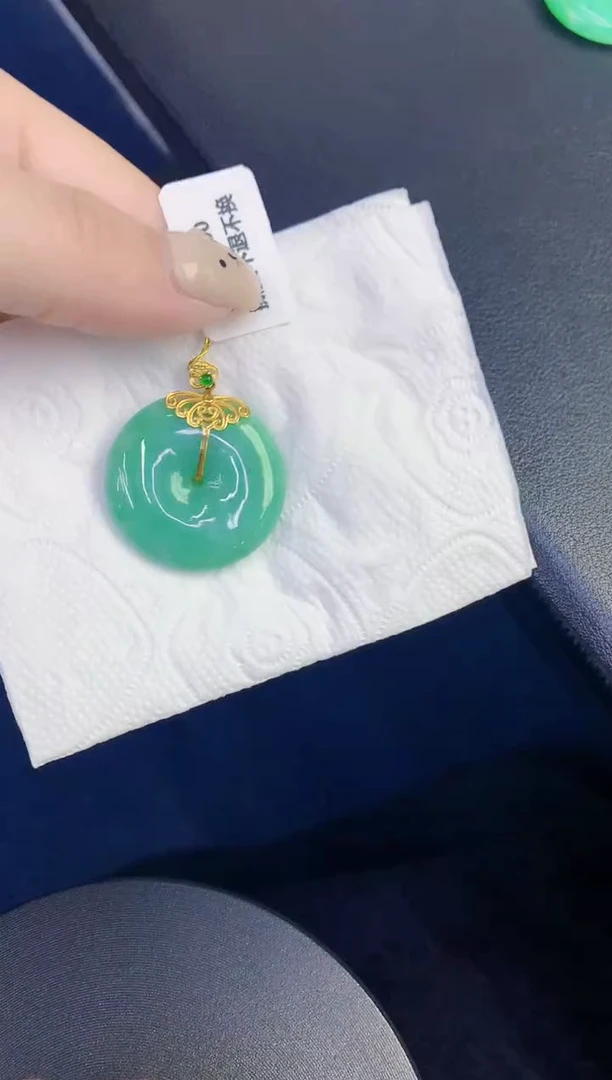 颈饰18K金镶嵌翡翠缅甸天然翡翠A货