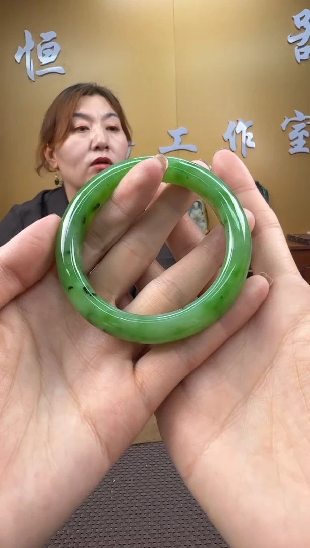 颈饰未镶嵌和田玉手镯55
