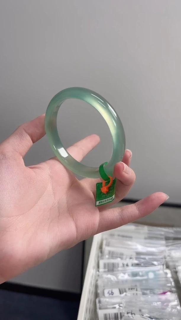 玛瑙/玉髓手镯未镶嵌61-62圈