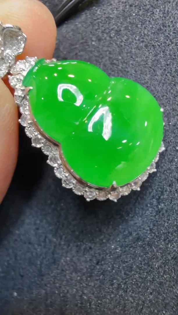 吊坠(不含链)18K金镶嵌翡翠多样性团购发一件