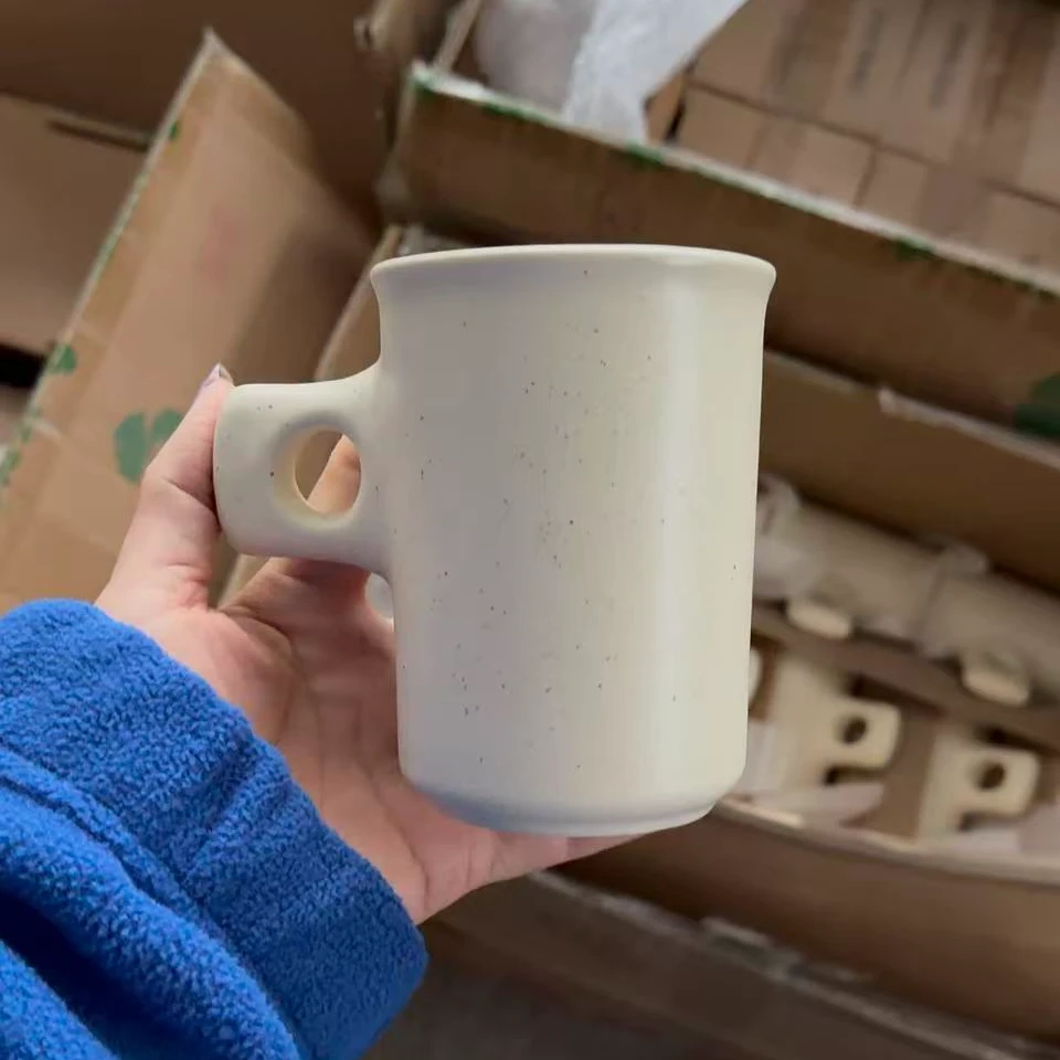 新品奶油风米色马克杯陶瓷杯直径9高12CM  NO.退NO.换