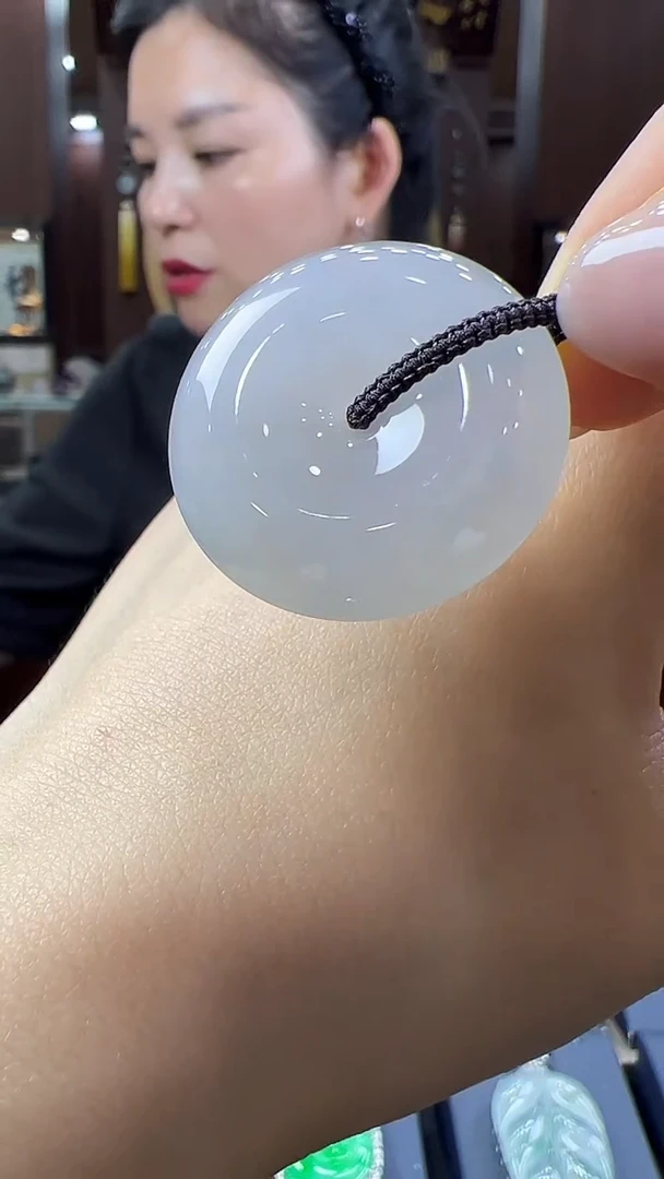 翡翠挂件未镶嵌平安扣