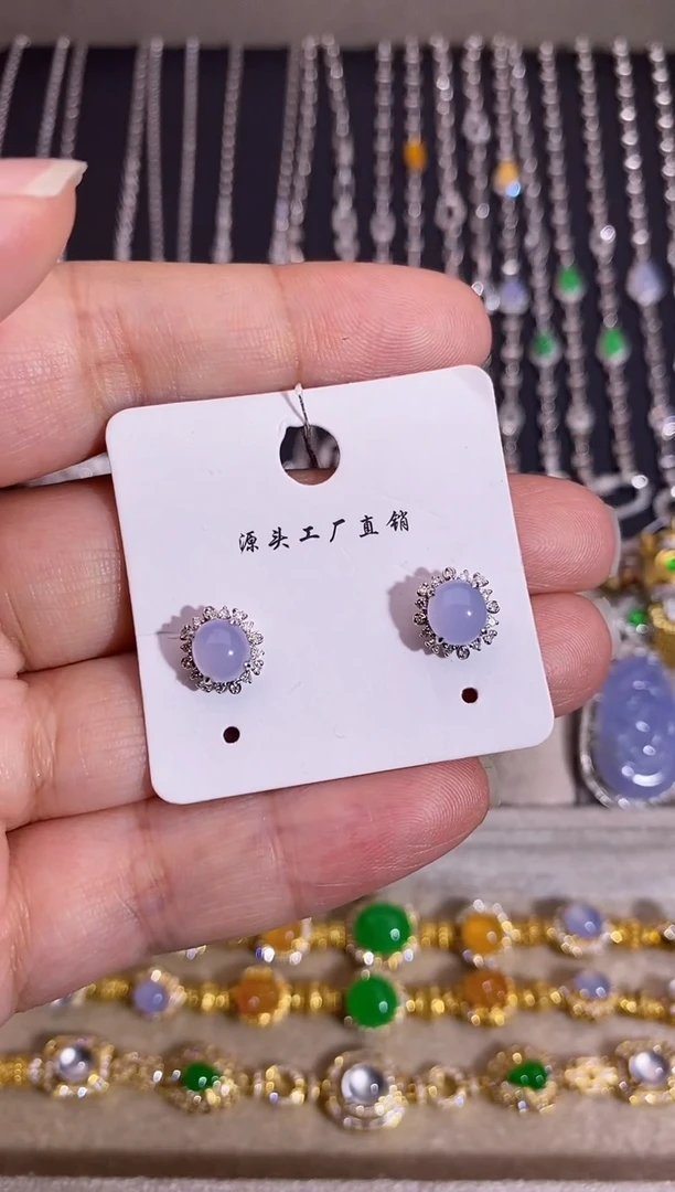 18K金镶嵌翡翠耳饰耳饰