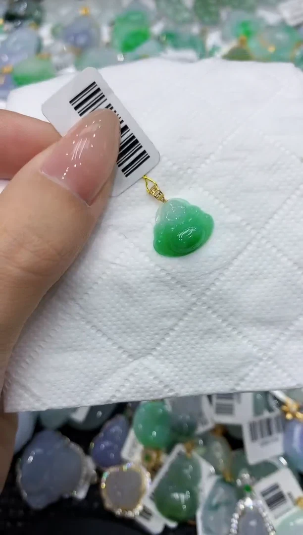 颈饰18K金镶嵌翡翠111111111111