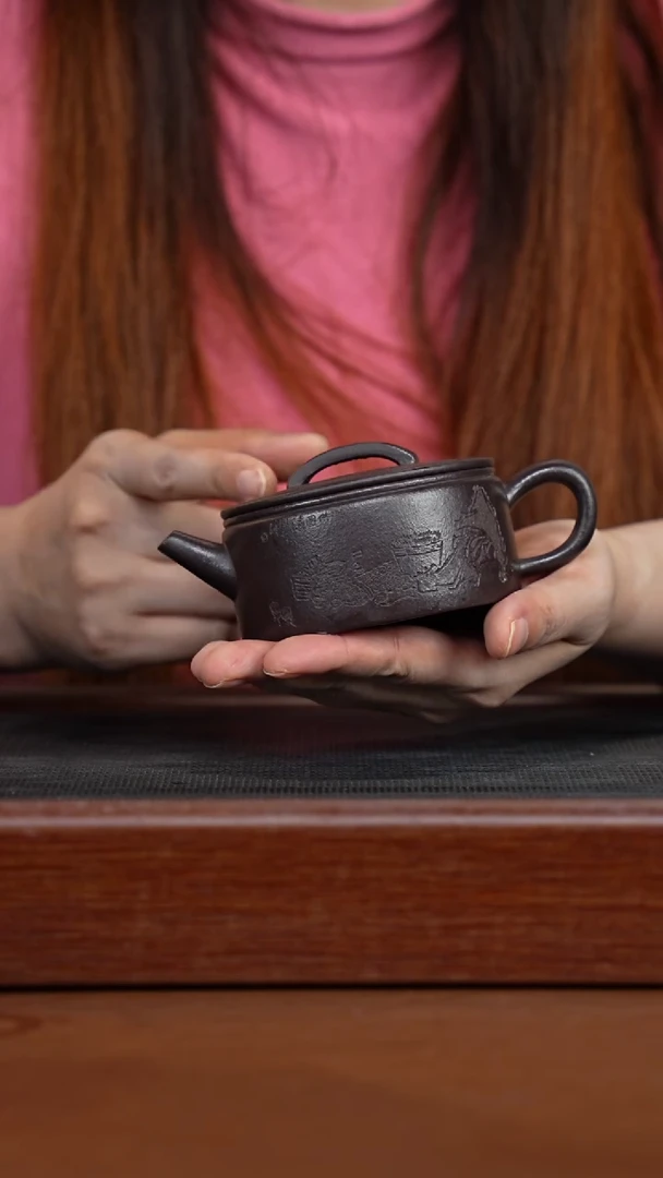 茶壶紫砂黑墩头刻绘汉瓦