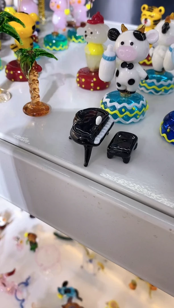琉璃手工艺品钢琴