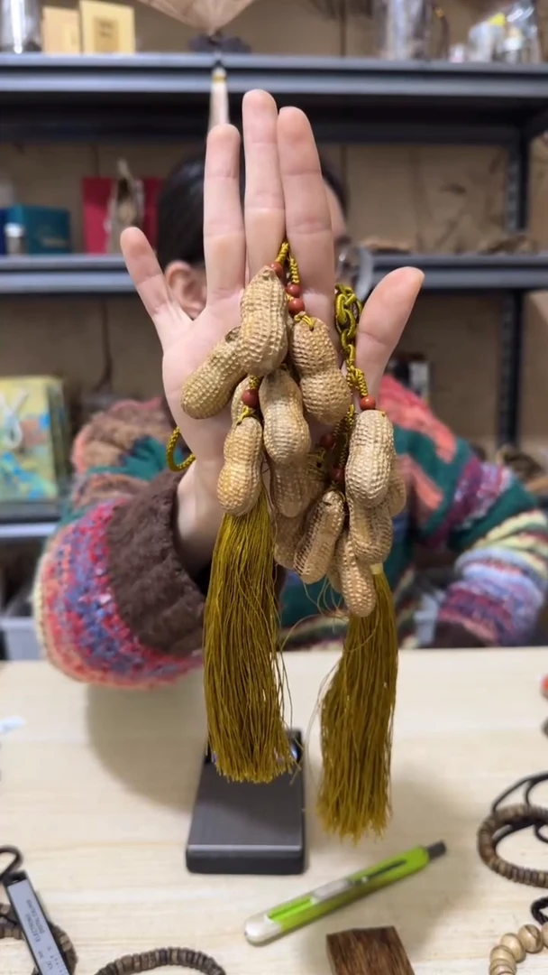 【闪购商品】沉香吊坠顺化沉香雕刻挂件多样性发一条