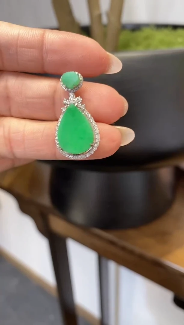 吊坠(不含链)18K金镶嵌翡翠水滴