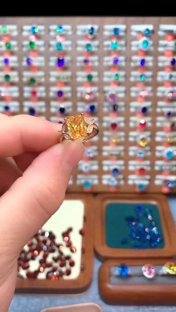 银S925镶嵌戒指黄晶......