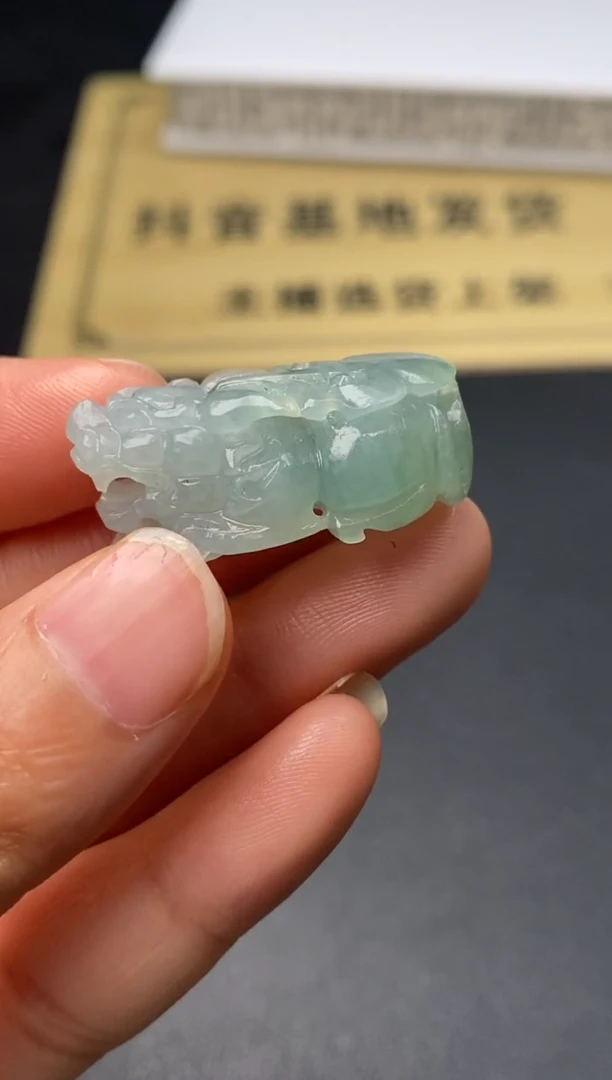 定制翡翠未镶嵌翡翠毛货多样性发其一