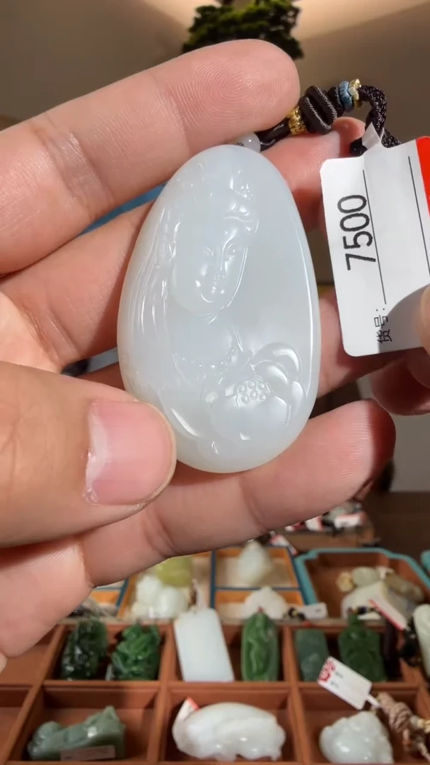 颈饰未镶嵌和田玉1
