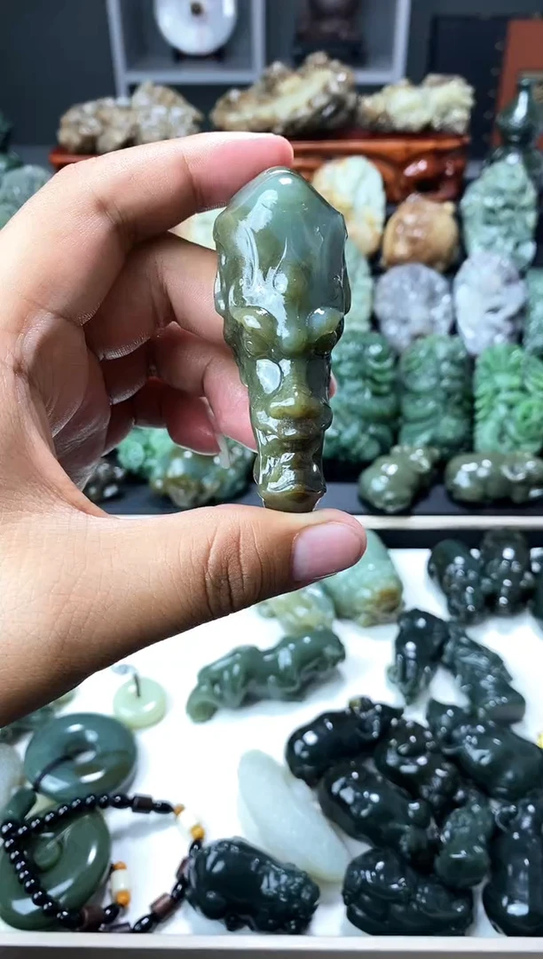颈饰未镶嵌和田玉1